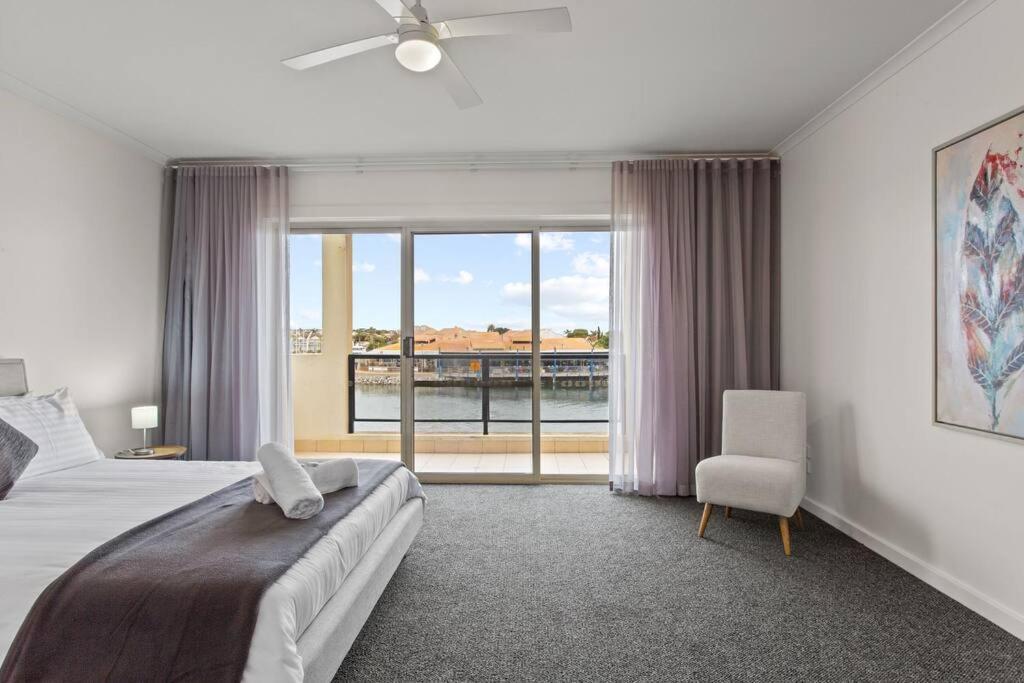 Apartament Waterfront Townhouse - Picturesque Marina Views Port Lincoln Zewnętrze zdjęcie