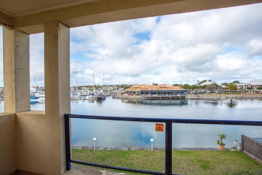 Apartament Waterfront Townhouse - Picturesque Marina Views Port Lincoln Zewnętrze zdjęcie